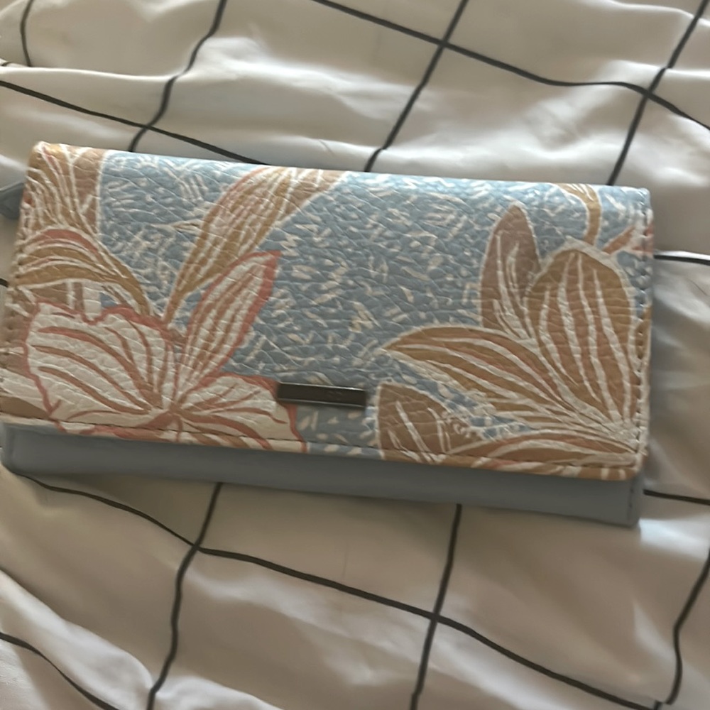 blue/floral roxy wallet